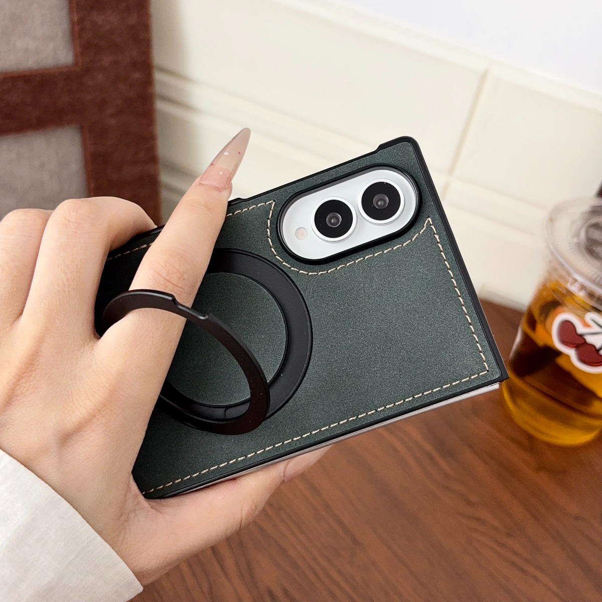 Luxury Sheepskin Leather Phone - Magnetic Charging Stand 评论和价格